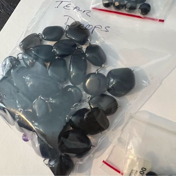 8 Bundles/Semi-precious Assorted Teardrop & Round Beads Jewelry making supplies - Picture 10 of 13